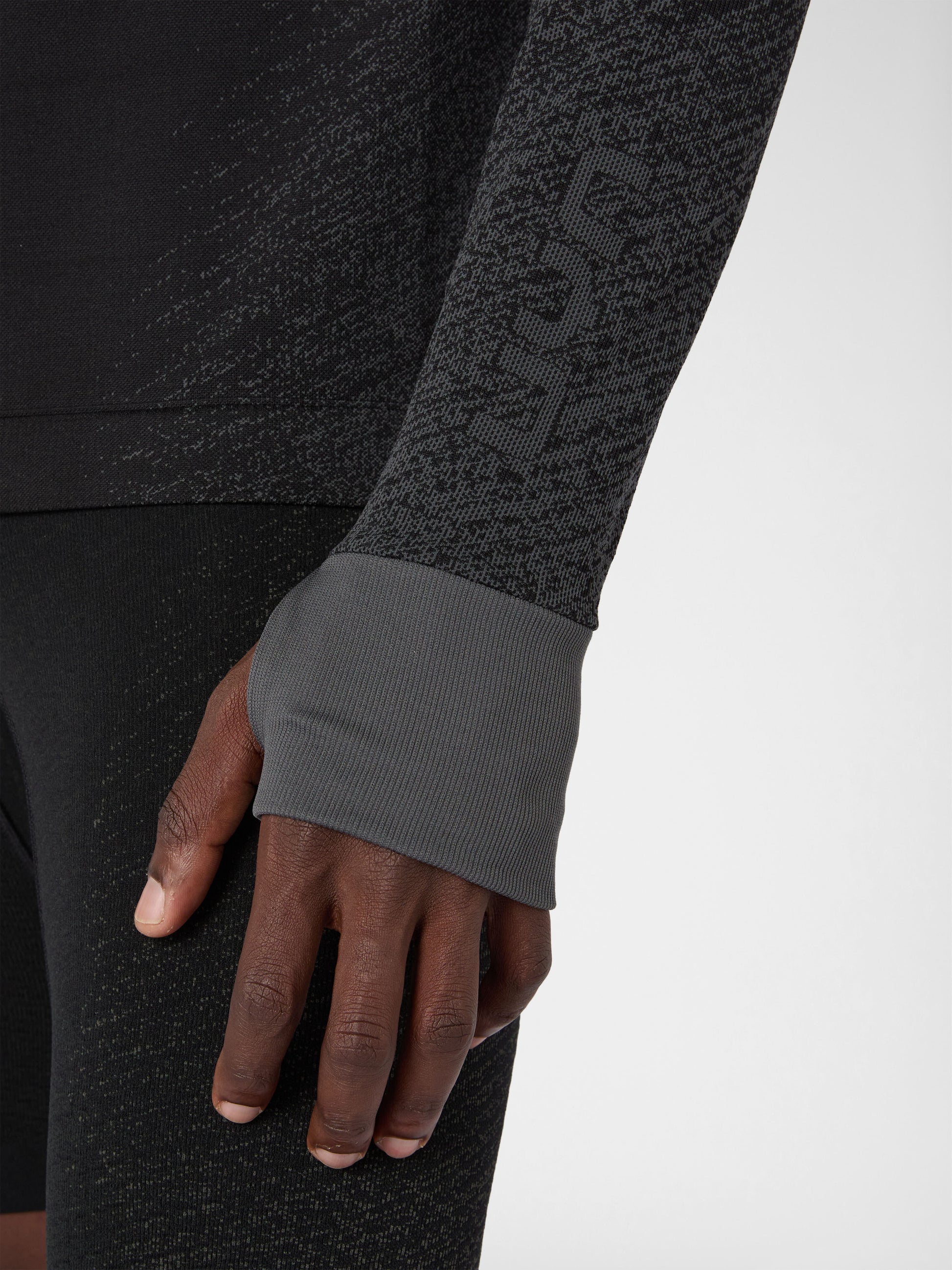 Exceleration Long-Sleeved Zip Up Running Shirt