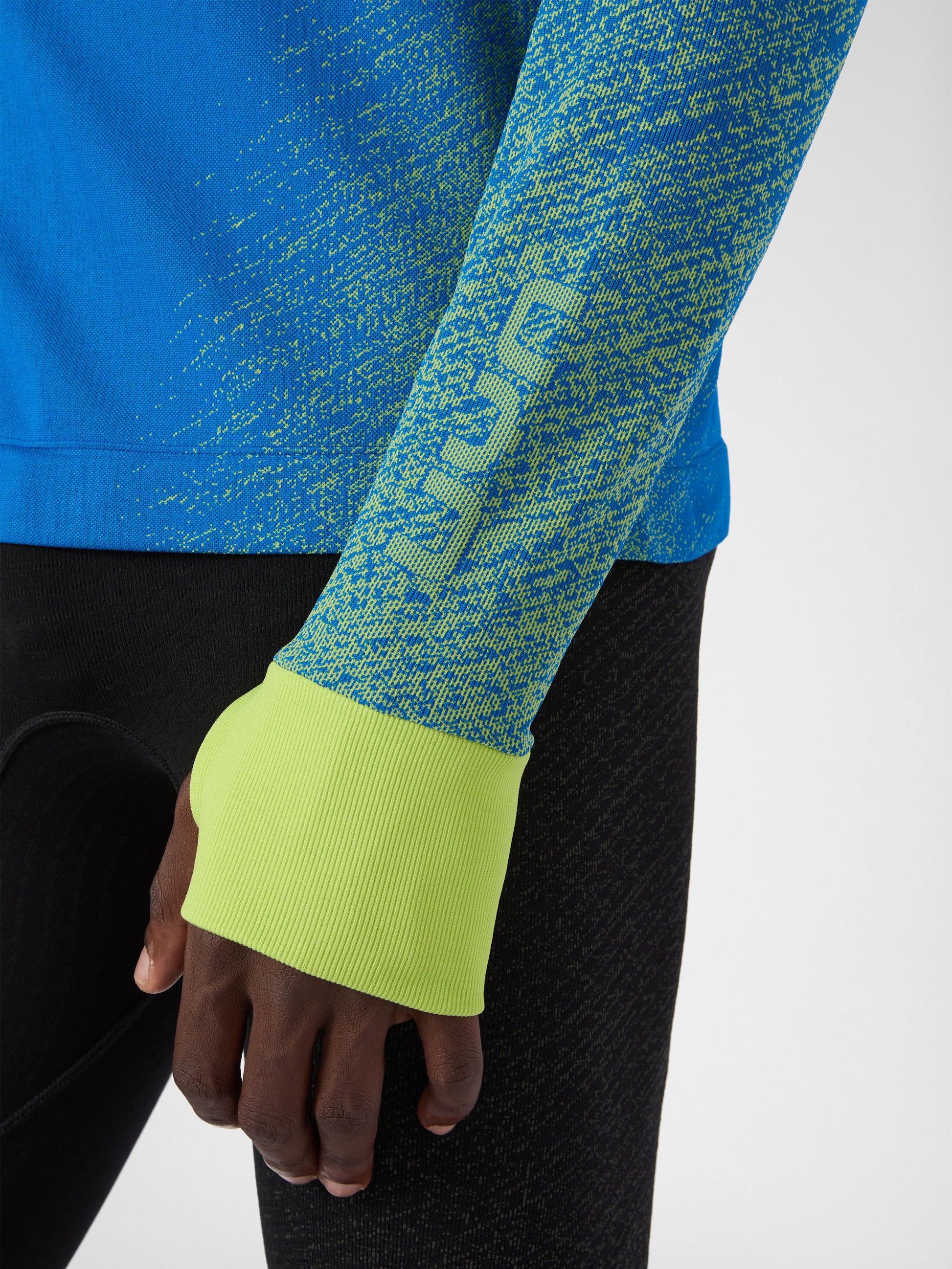 Exceleration Long-Sleeved Zip Up Running Shirt