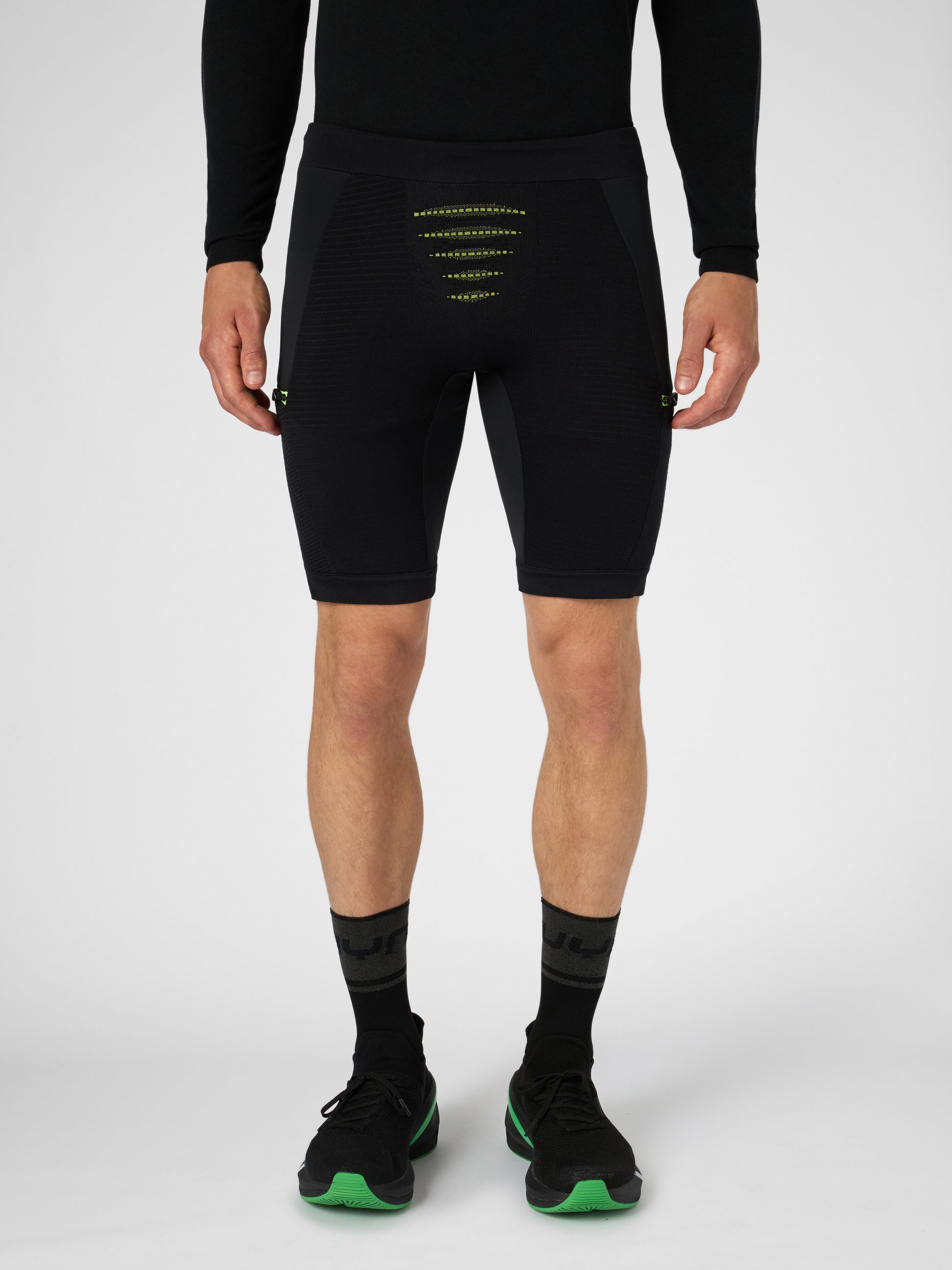 Trailrunning-Shorts Strides