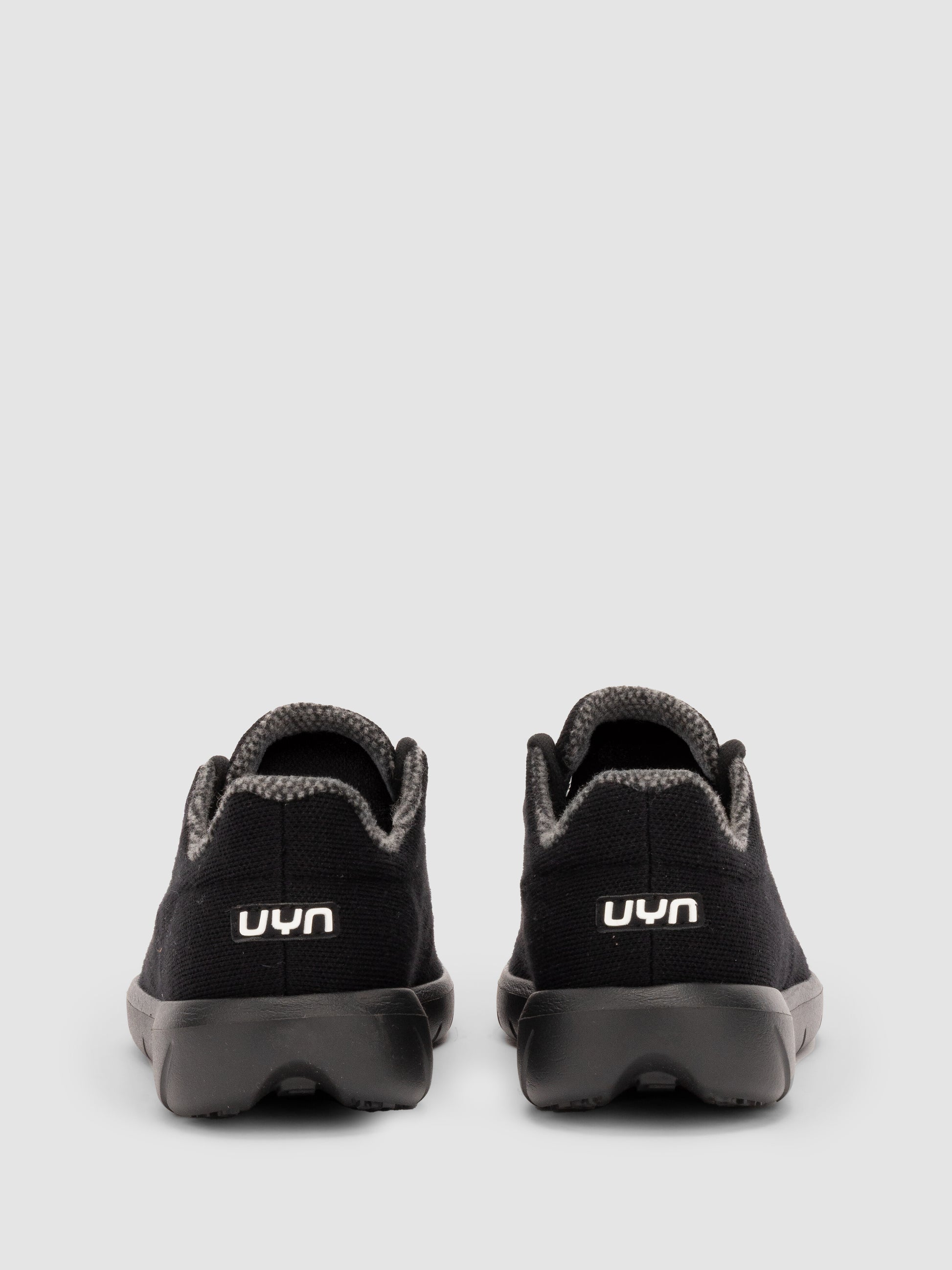 Living Cloud Black