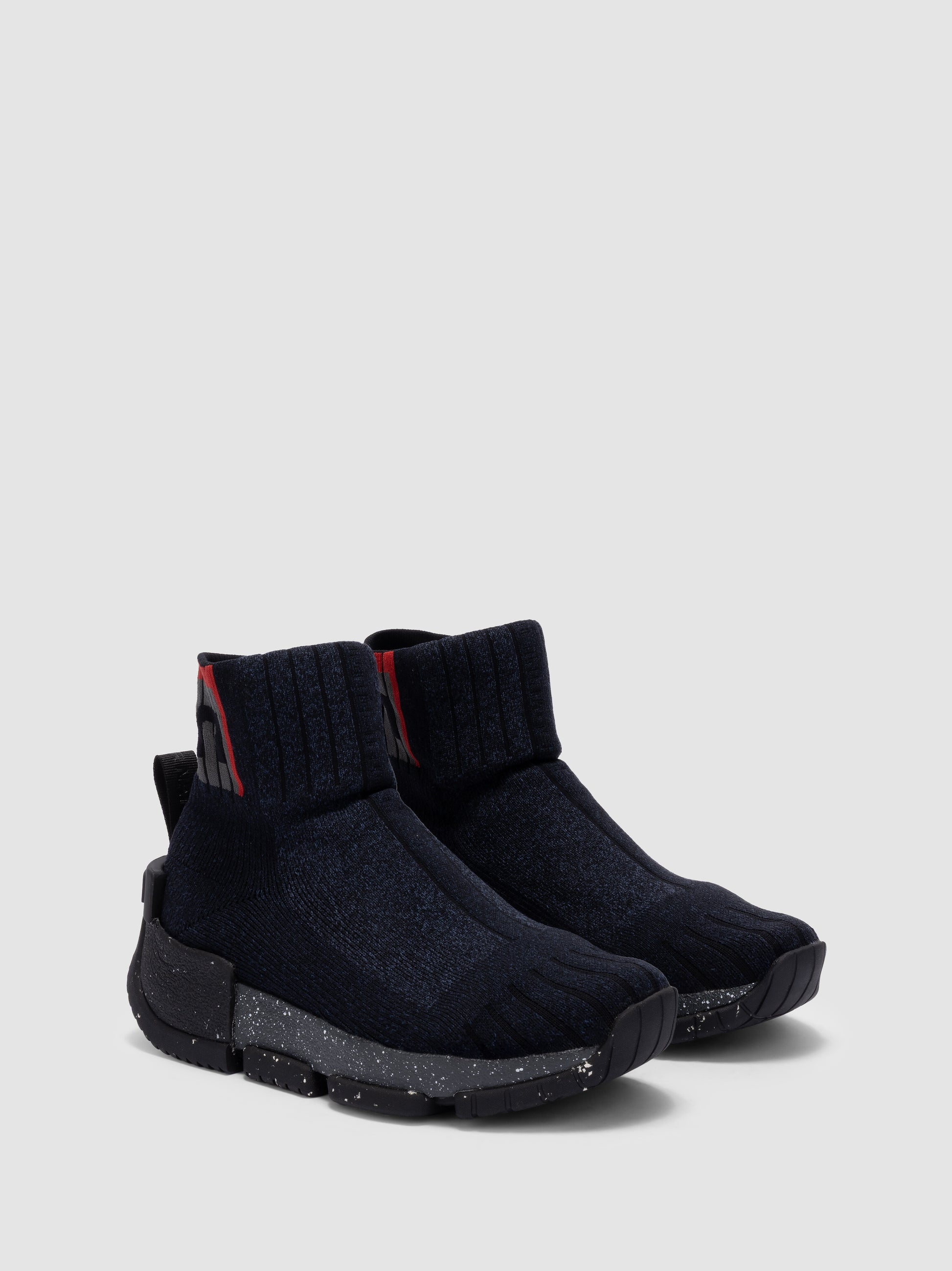 UYN x Urquiola Urban Black