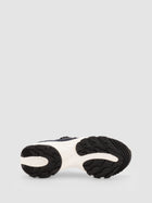 Laces Trek