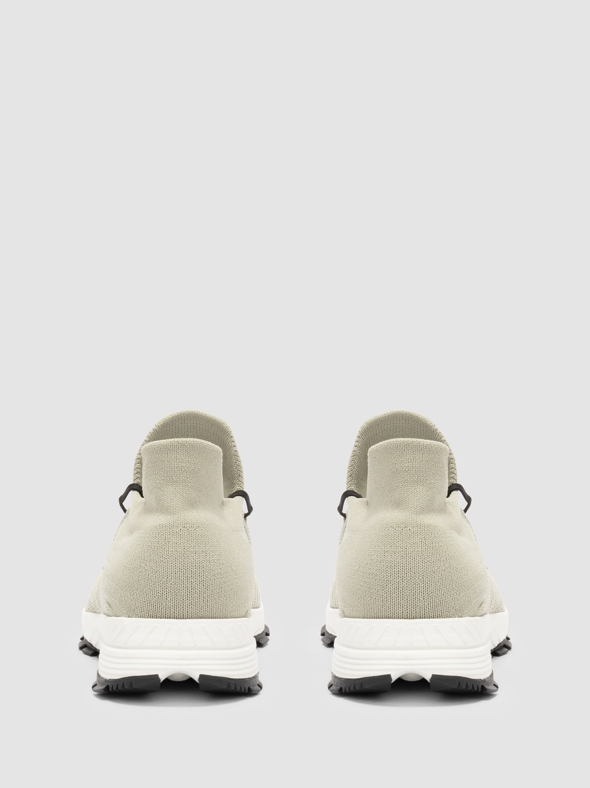 Laces Trek