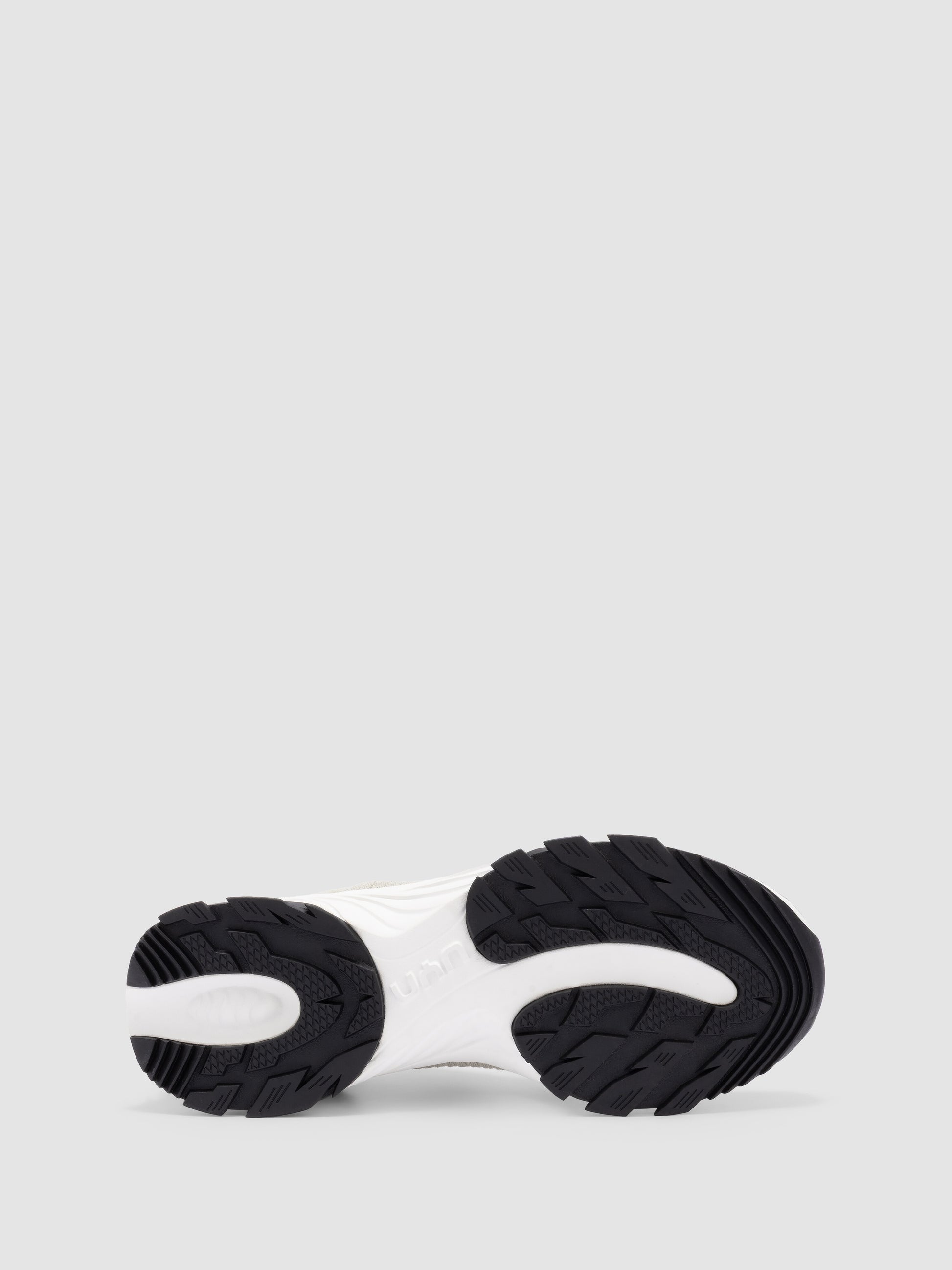 Laces Trek