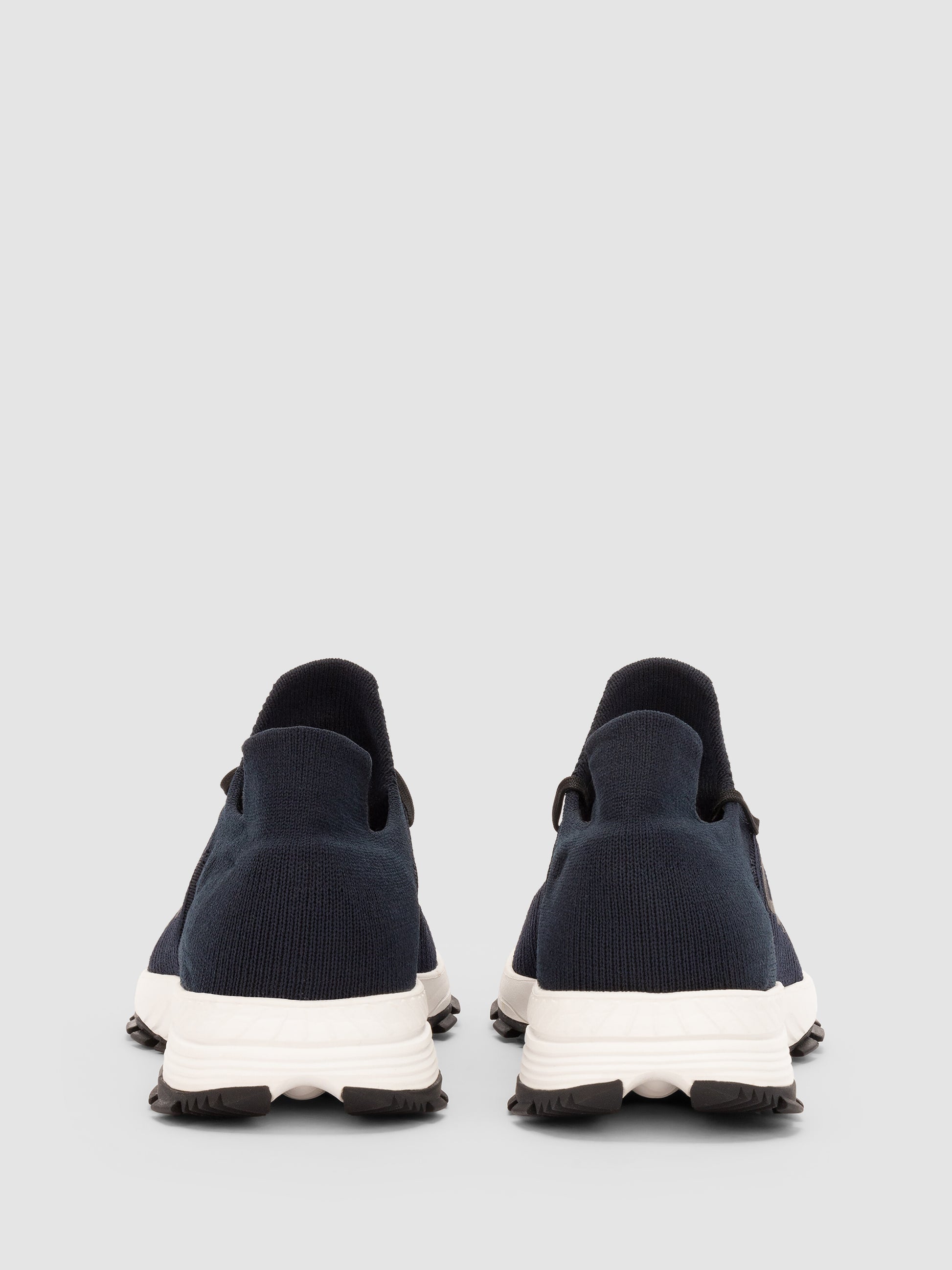 Laces Trek