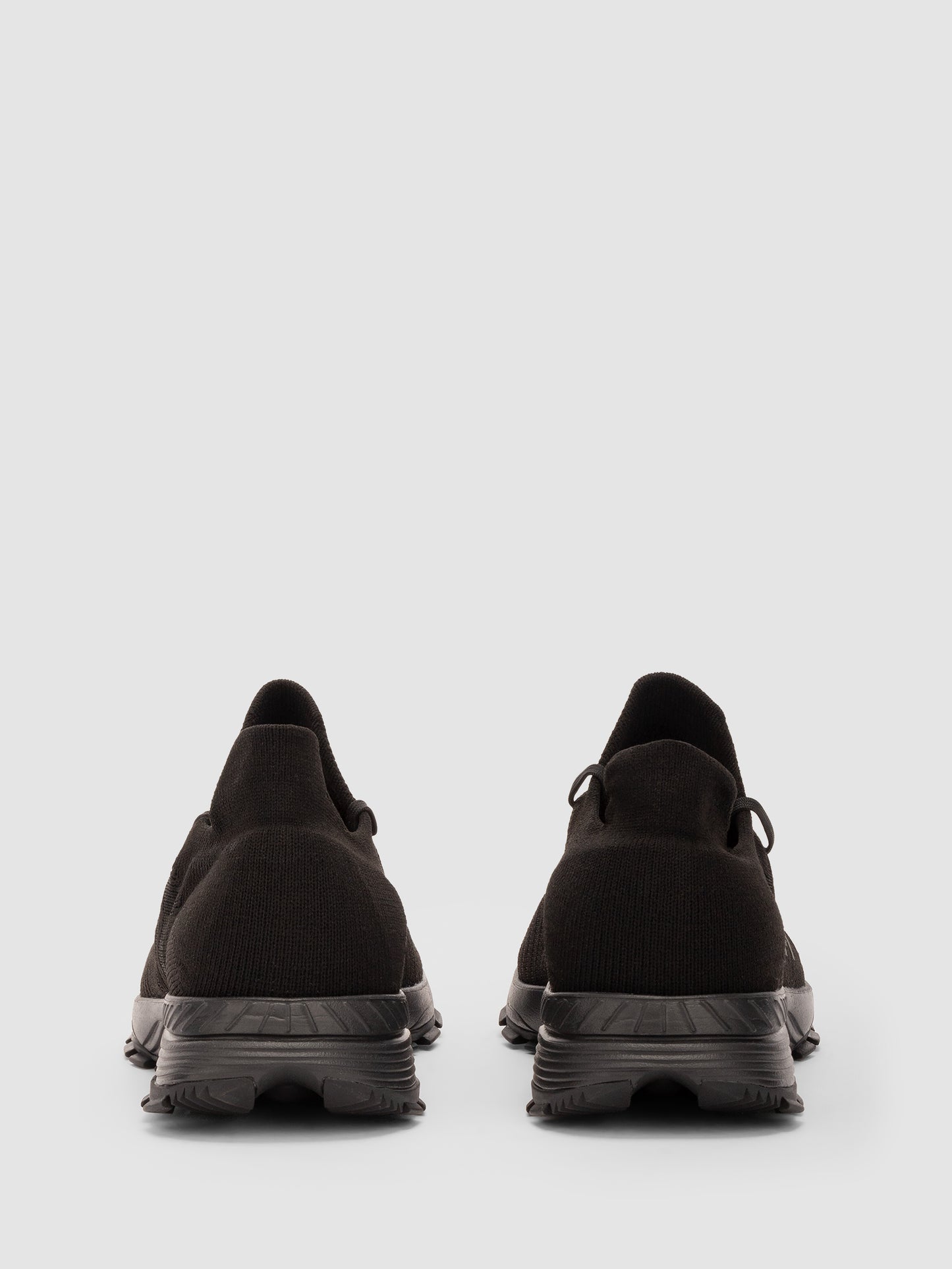 Laces Trek Black
