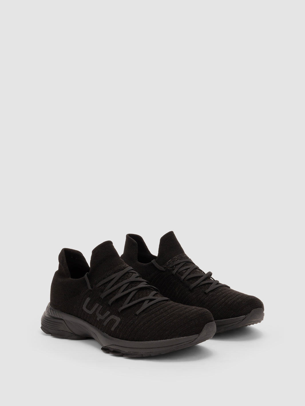 Laces Trek Black