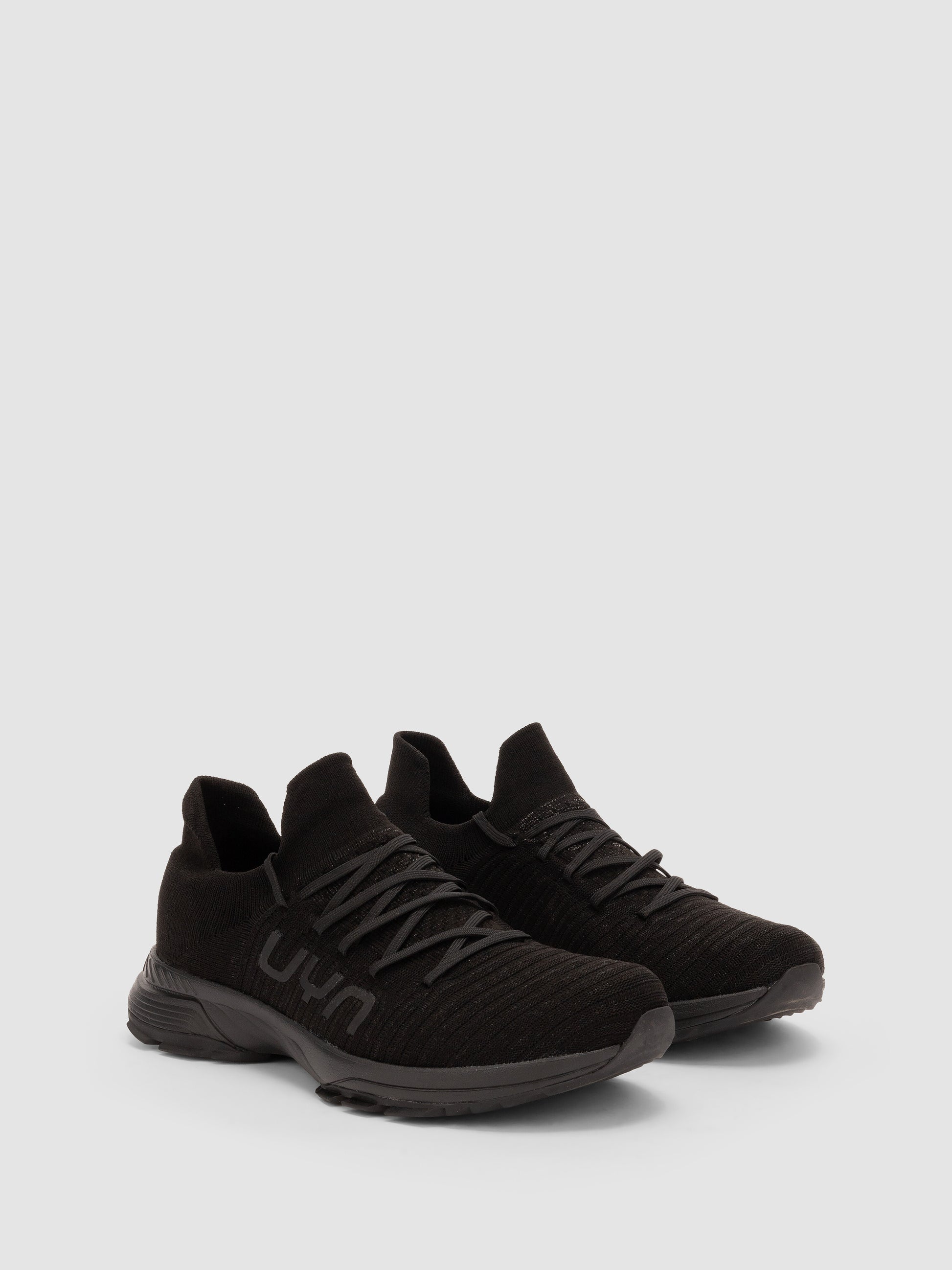 Laces Trek Black