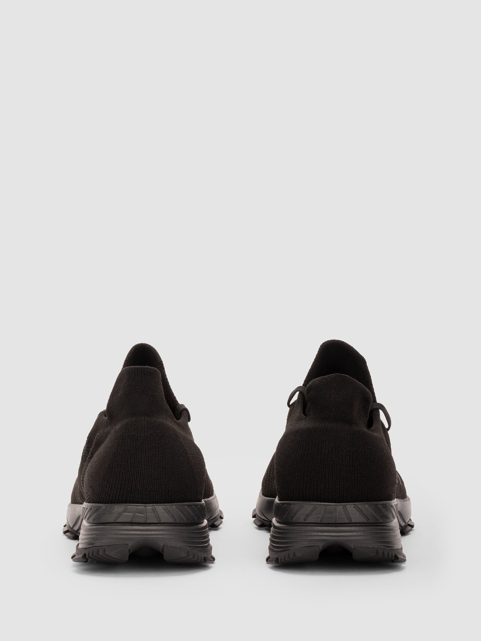 Laces Trek Black