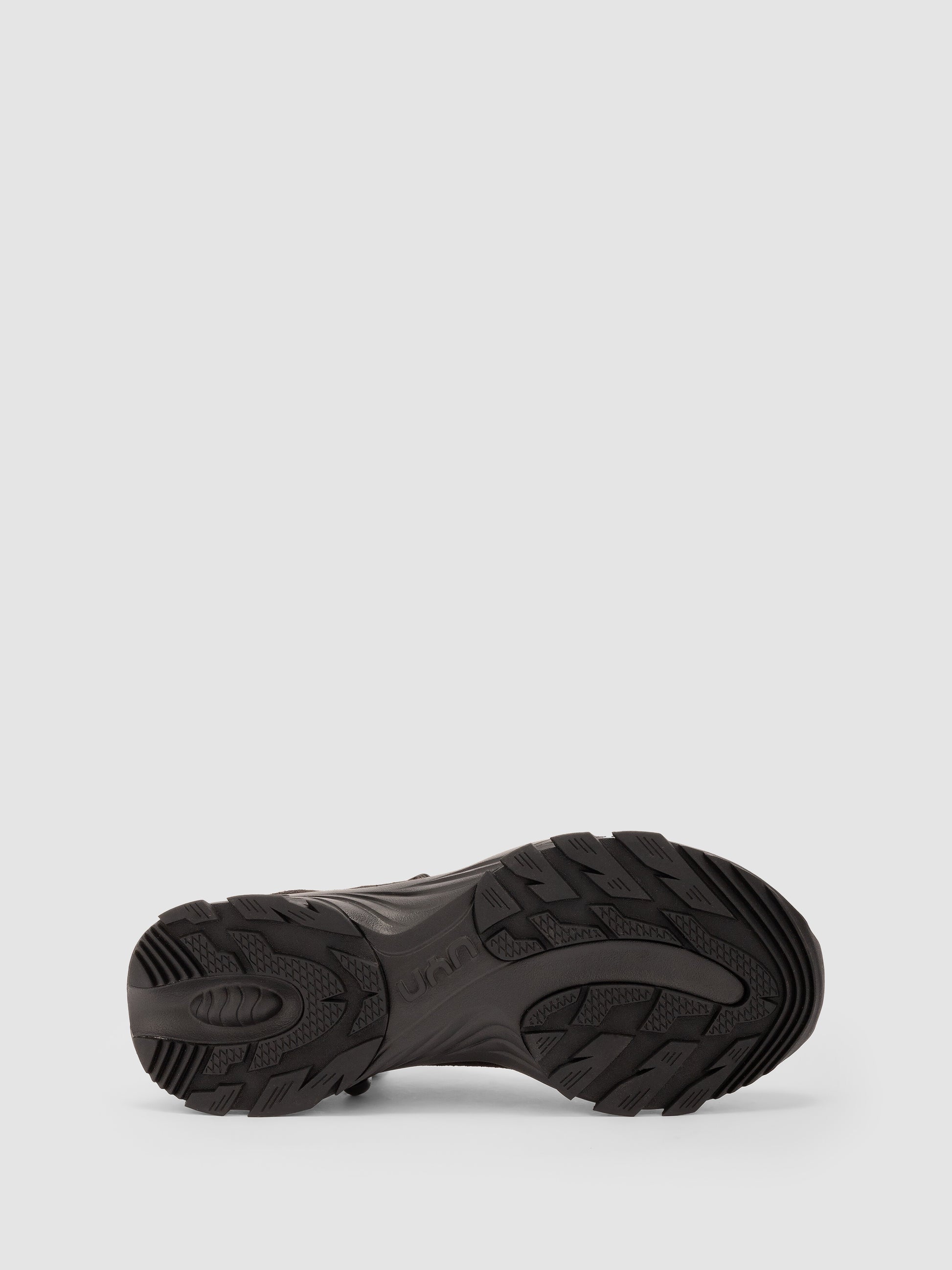 Laces Trek Black